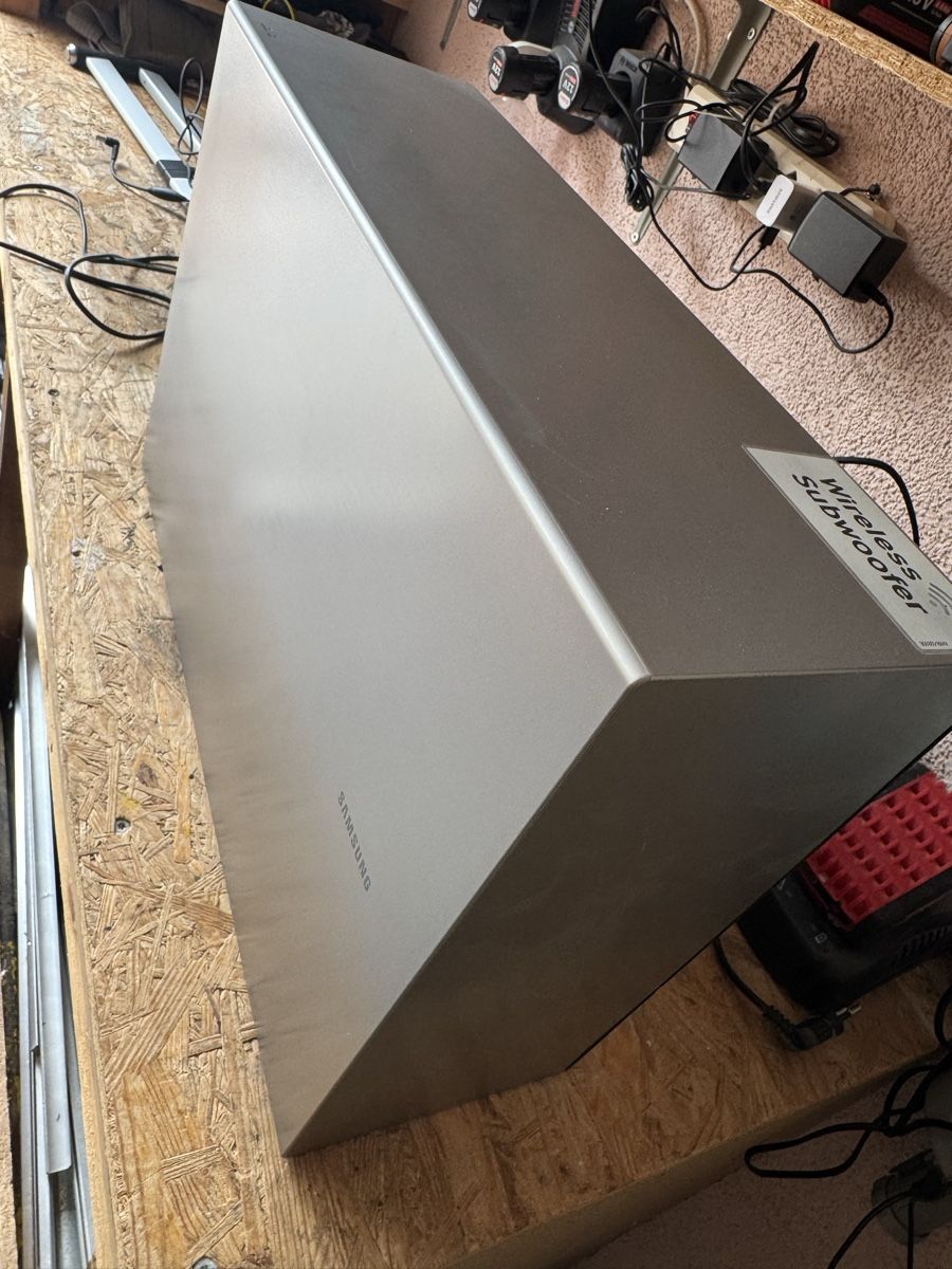 Samsung Heimkino: Barre de son incurvée et caisson de basses Samsung – Neu (gemäss Beschreibung) aus Montsevelier von juj_2hwp 4