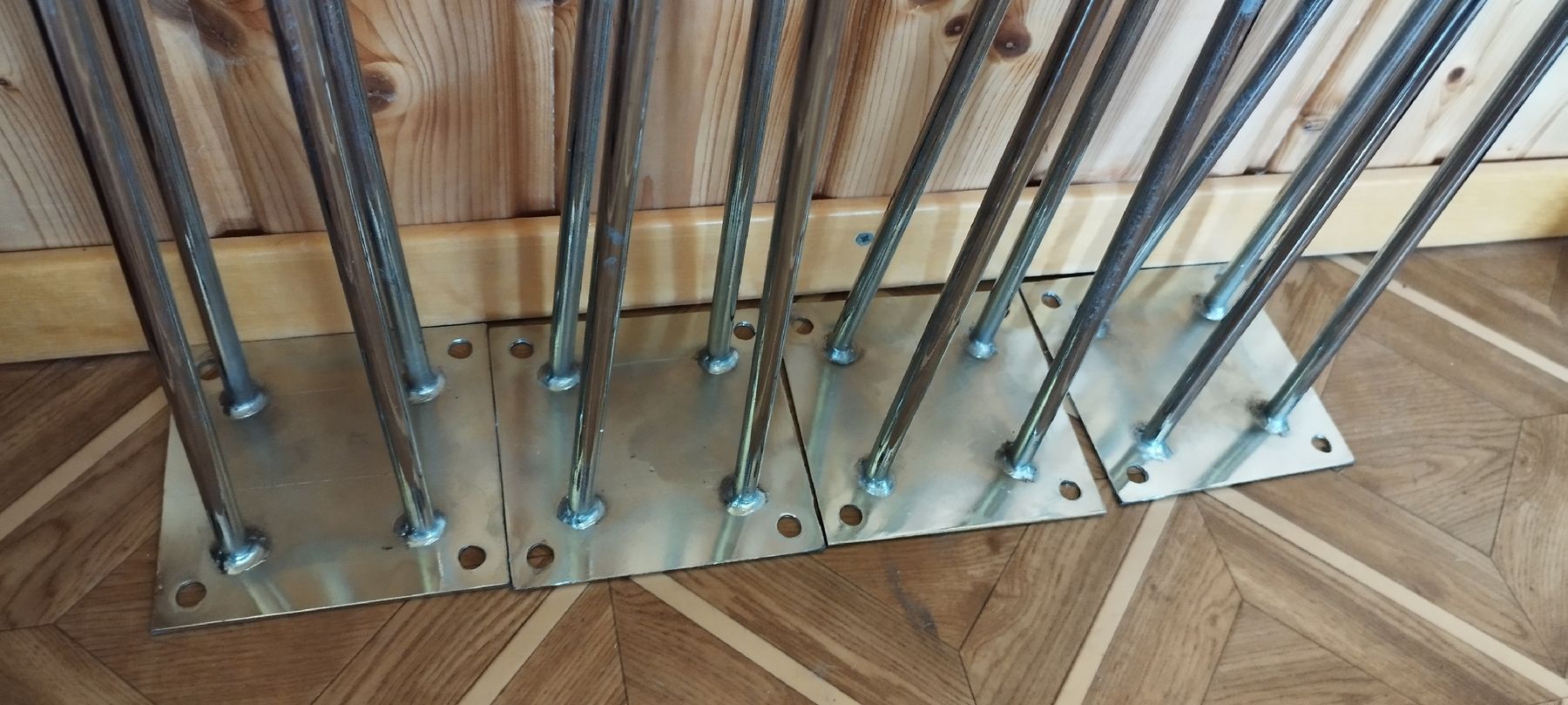 Altri mobili: 4 hairpin legs verchromt – Usato da Entlebuch venduto da grenzganger 4