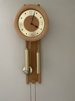 Wohnzimmer-Wanduhr