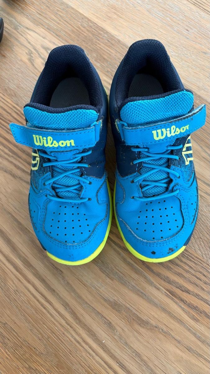 Wilson Chaussures garçon: Wilson Turnschuhe Gr. 28 1/3 – D'occasion à Ostermundigen par katant