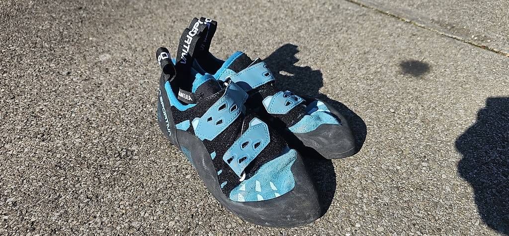 Scarpe da uomo: Chaussure d'escalade  38 – Usato da Lausanne venduto da Mic007 1