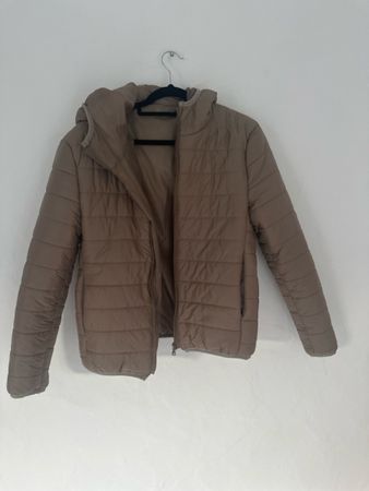 Veste matelassée à capuche beige état satisfaisant