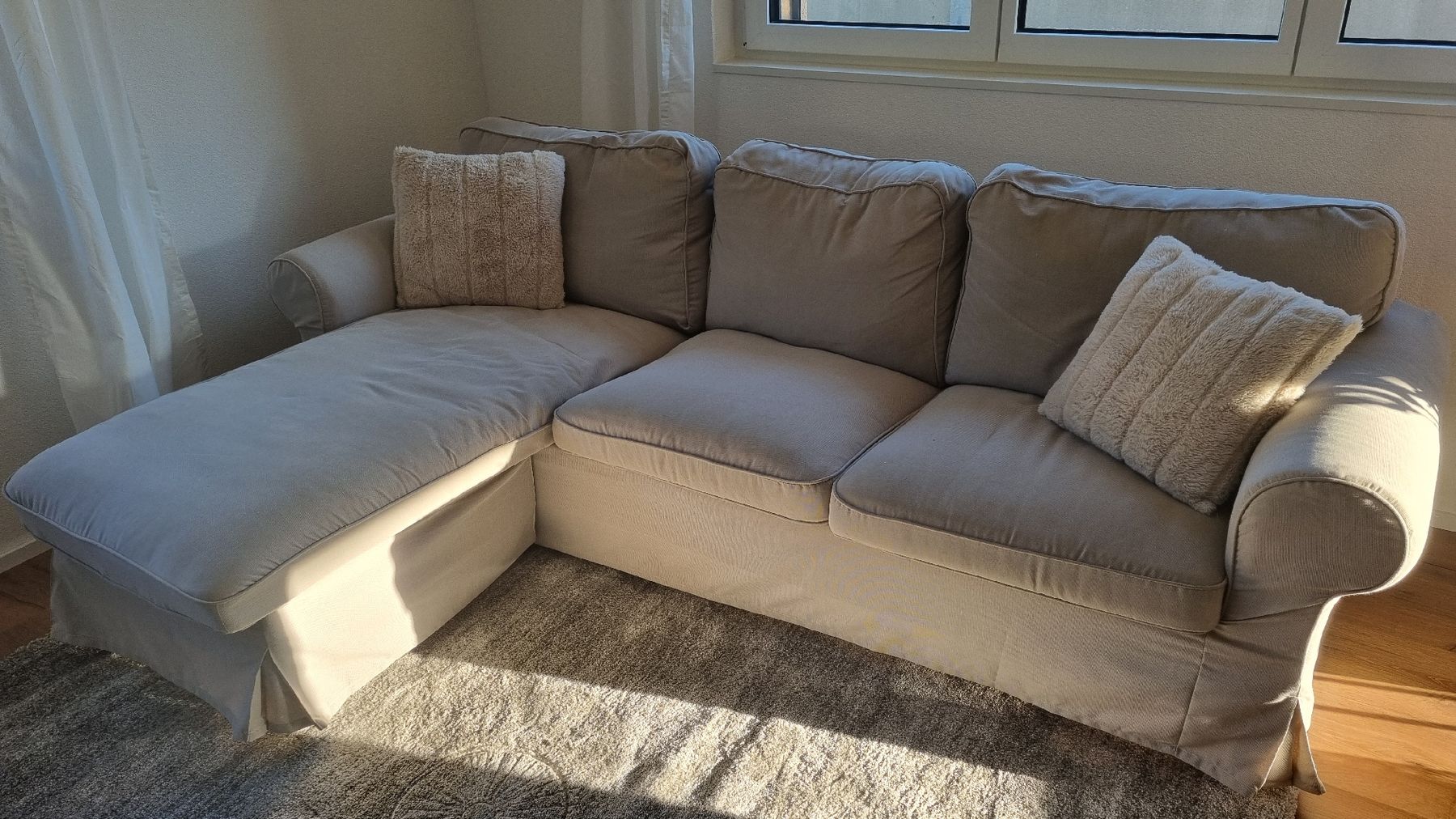 Ikea Divani: EKTORP 3er-Sofa, mit Récamiere/Tallmyra hellgrau – Usato da Chur venduto da kar_wx5v 2