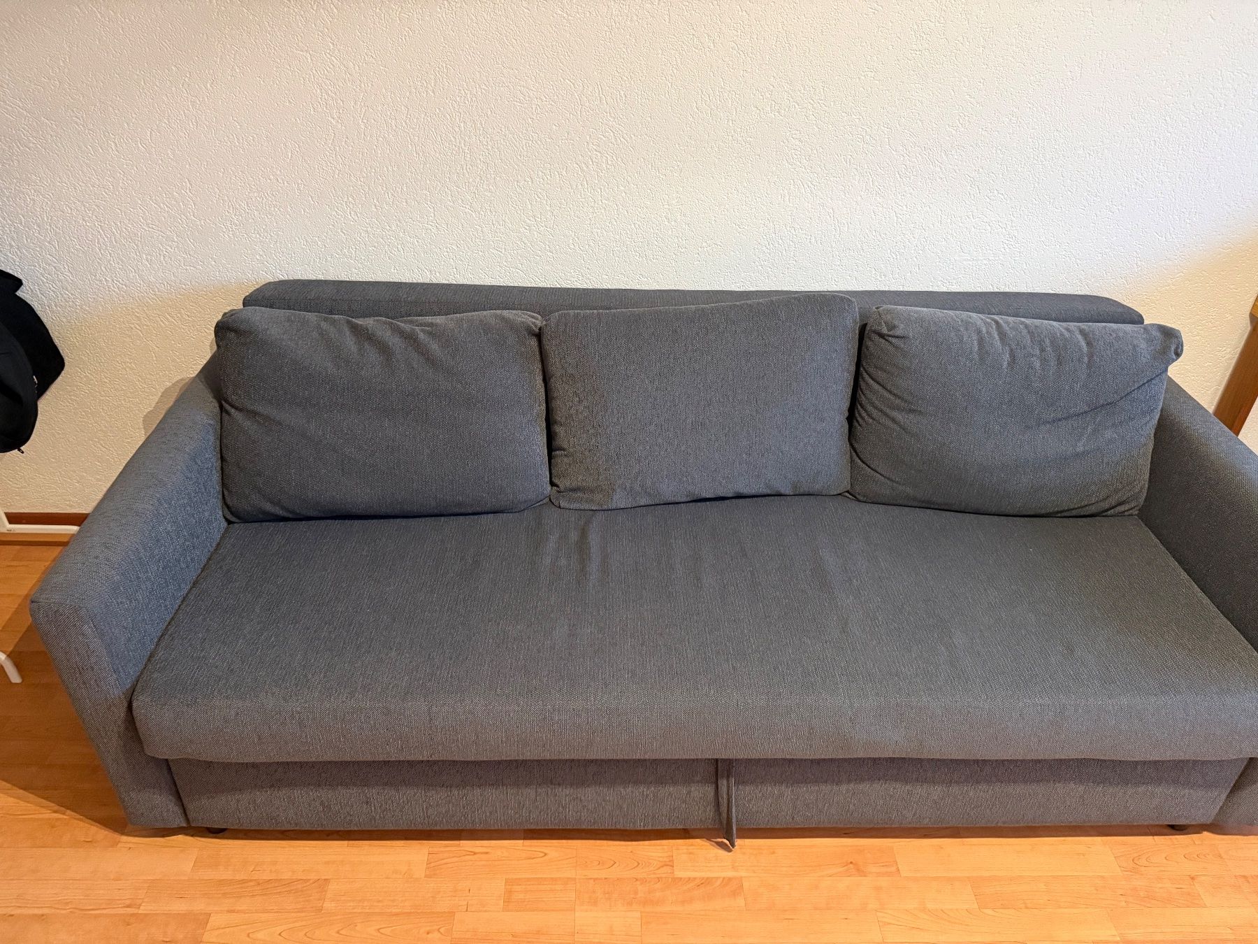 Ikea Divani: IKEA 3-er Schlafcouch mit Aufbewahrungslade grau – Usato da Schlieren venduto da nowaya