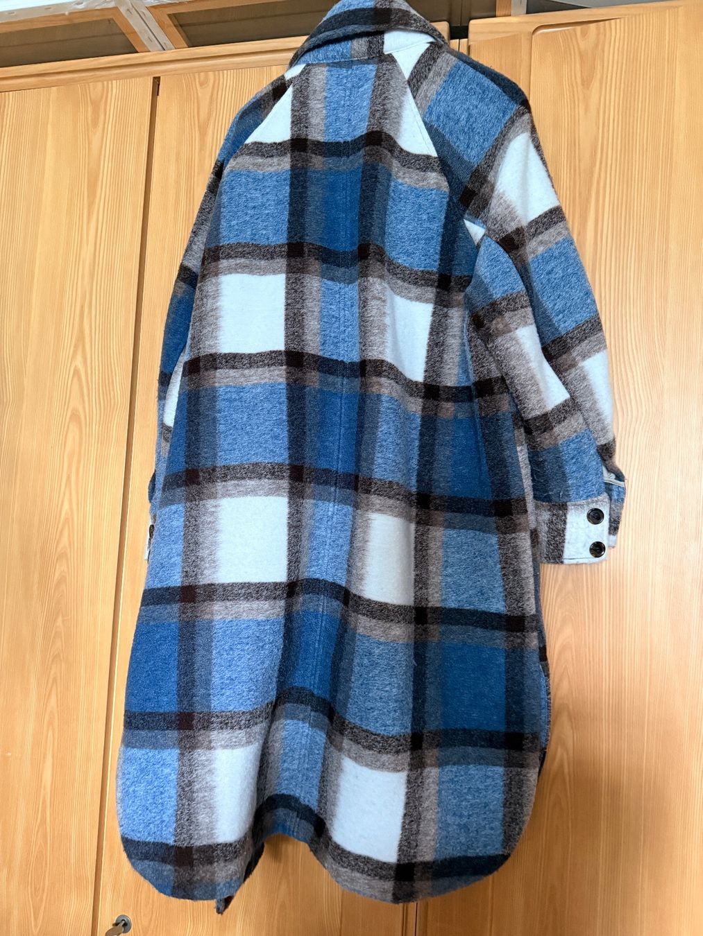 H&M Cappotti: Oversize Mantel – Usato da Mastrils venduto da Laura8sevilla 3