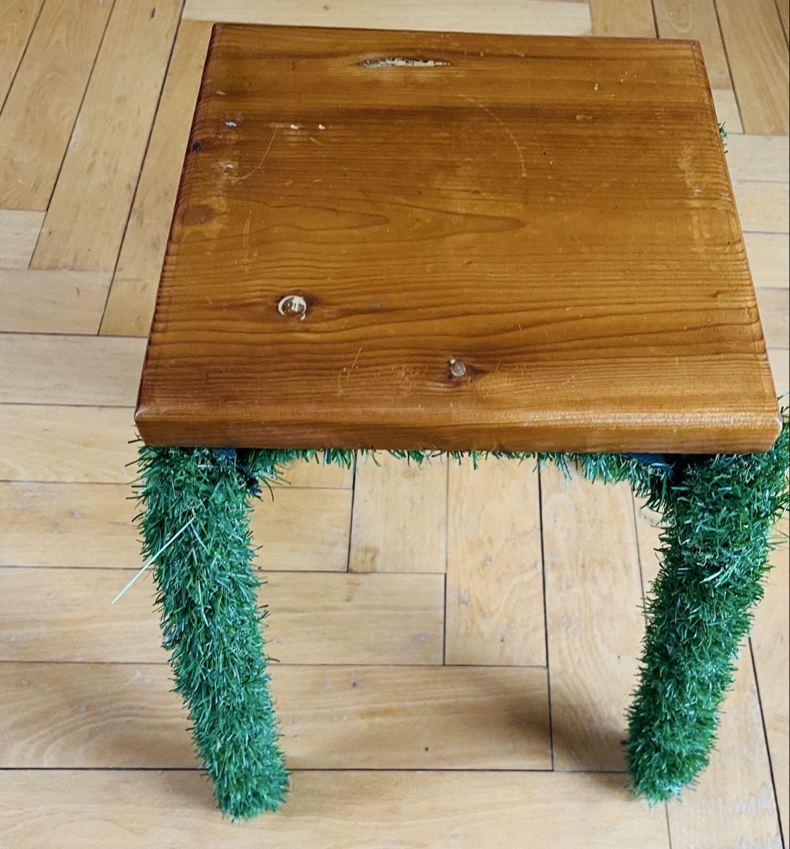 Sgabelli: Hocker mit Grasbeinen - Wirziger Stuhl – Usato da Biel/Bienne venduto da SirRolf 1