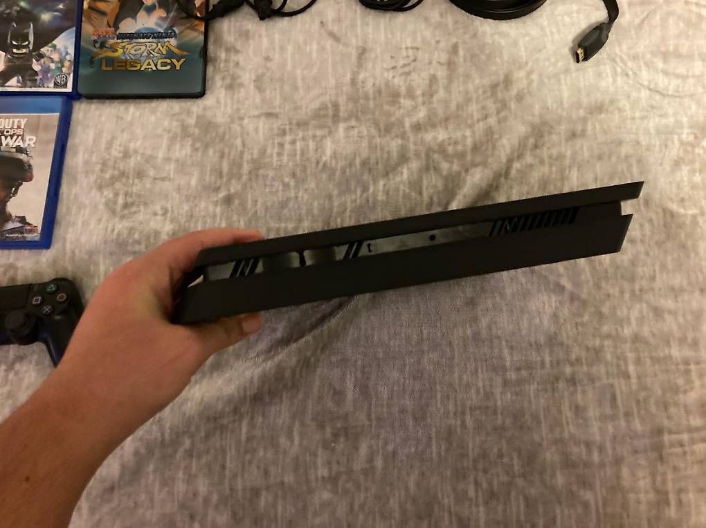 Console: Sony PlayStation Slim 4 – Usato da St.Gallen venduto da Piran65 2
