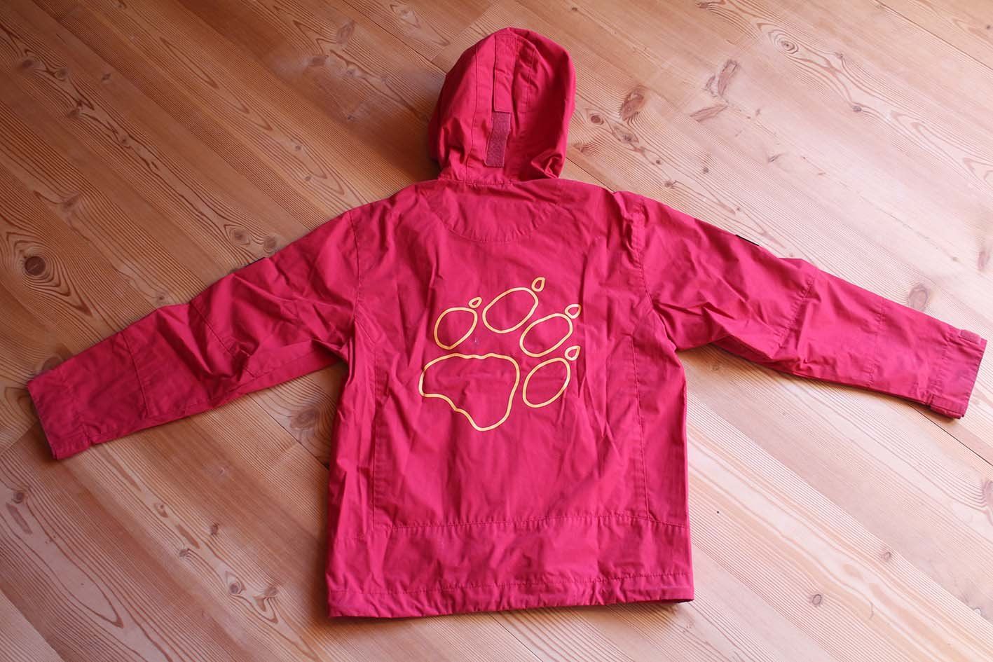 Jack Wolfskin Giacche: Jack Wolfskin Freizeitjacke/Übergangsjacke Gr. 128 – Usato da Männedorf venduto da Alpen-Anemone 1