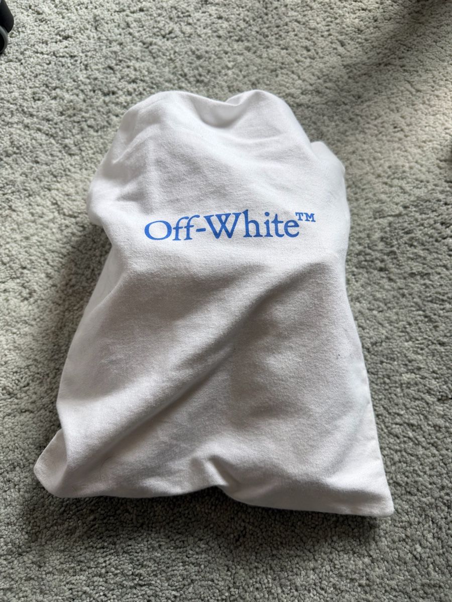 Off-White Scarpe da uomo: OFF-WHITE™ sneakers Size 38 used condition – Usato da Männedorf venduto da sop_my77
