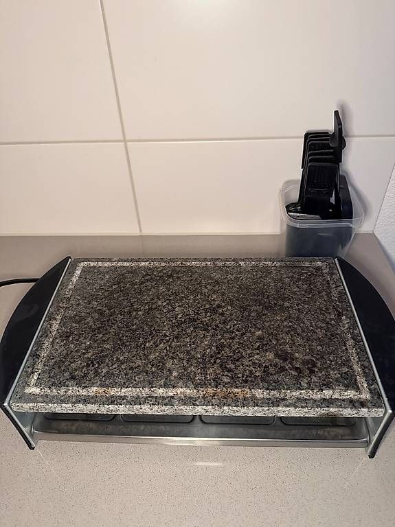 Elettrodomestici da cucina: Raclettegrill mit Natursteinplatte - inkl. Pfännchen&Schieb. – Usato da Winkel venduto da Sergiom