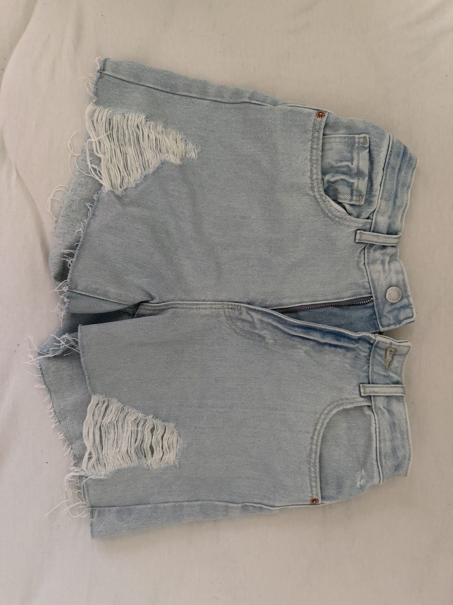 Jeans: Jeansshorts Damen hellblau Grösse 36 neu!!  – Nuovo (secondo la descrizione) da Zofingen venduto da Annika.15 1