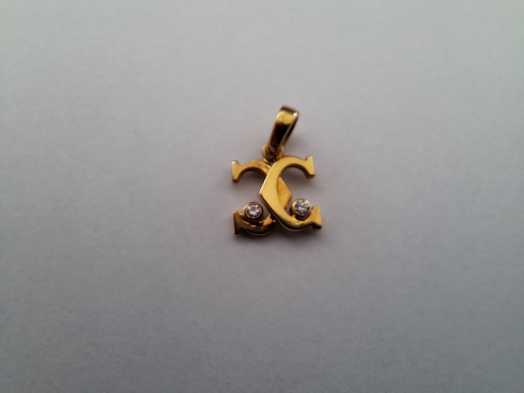Ciondoli: Anhänger Doppel "C" mit 2 Diamanten – Usato da Pfäffikon ZH venduto da Valsangiaccomo