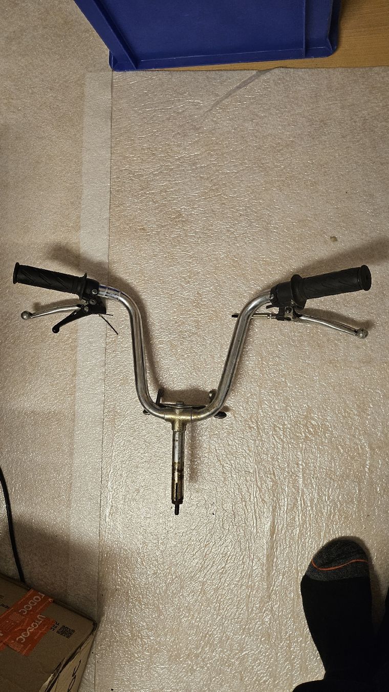 Piaggio Parti ricambio per ciclomotori: Piaggio Ciao Lenker Original gebraucht. – Usato da Emmetten venduto da Jflow5430