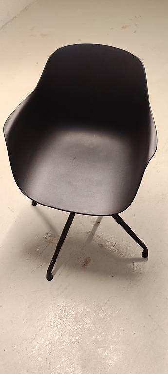 La Redoute : Chaise disign architecturale valeur 200 chf – Usato da Lucens venduto da smi_rp8s