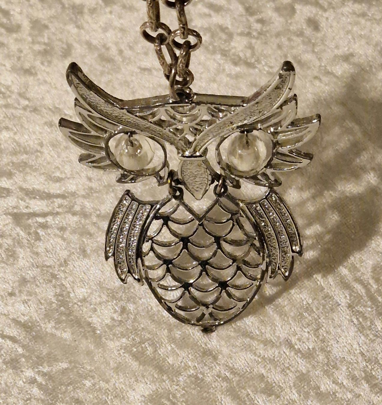 Ketten: Lange Kette: grosse Eule silberfarben mit beweglichen Augen – Gebraucht aus Zürich von silver-team 3