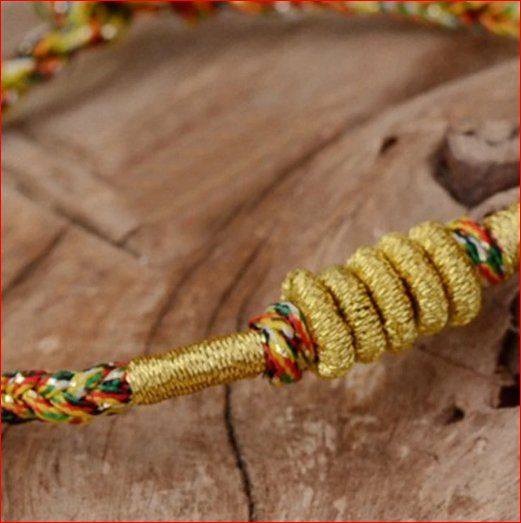 Armbänder & -reifen: Armband in Handarbeit mit chinesischem Knoten – Neu und originalverpackt aus Burgdorf von XJ6 3