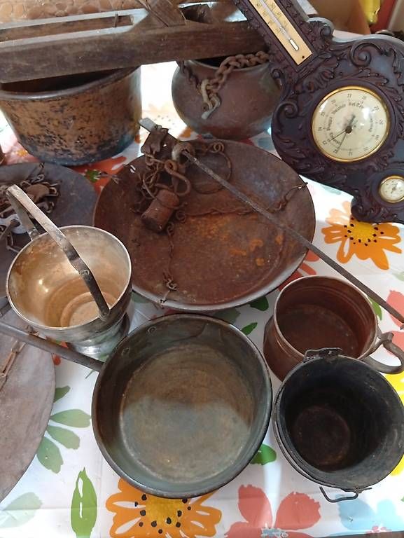 Toutes les décorations: Grande lotto oggetti antichi – D'occasion à Vezio par 41181 6
