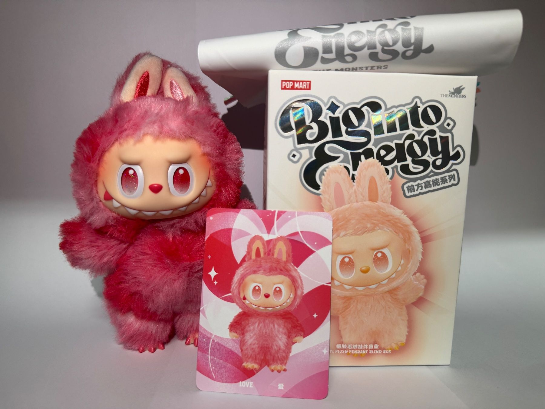 Pop Mart Statuette: Labubu LOVE Stylish – Nuovo (secondo la descrizione) da Airolo venduto da MomTheBraggerStudio 2