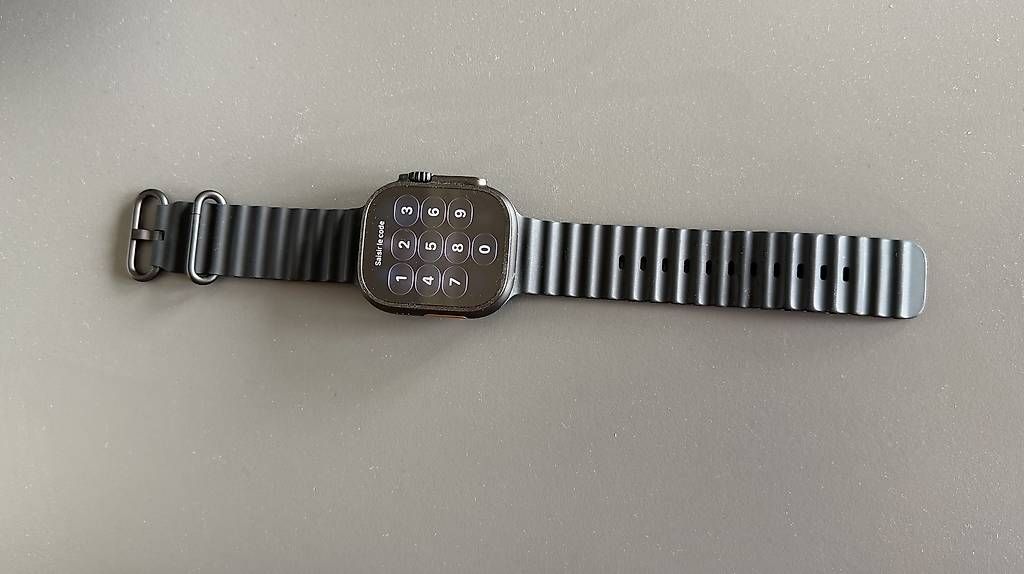 Smartwatch: Apple Watch Ultra 2 – D'occasion à Fribourg par giu_r99y