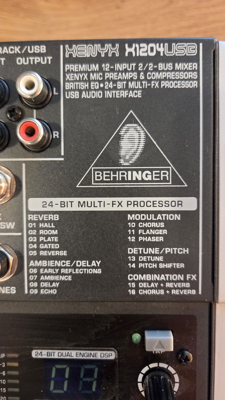 Behringer Mischpulte: Behringer Xenyx X1204USB Mischpult mit USB-Interface & Effek – Gebraucht aus Zürich von Angelo1982 2