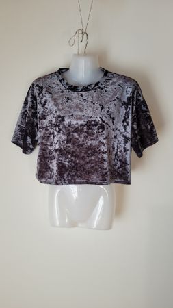 Damen T-Shirt Samt Optik Crop Top grau lila 