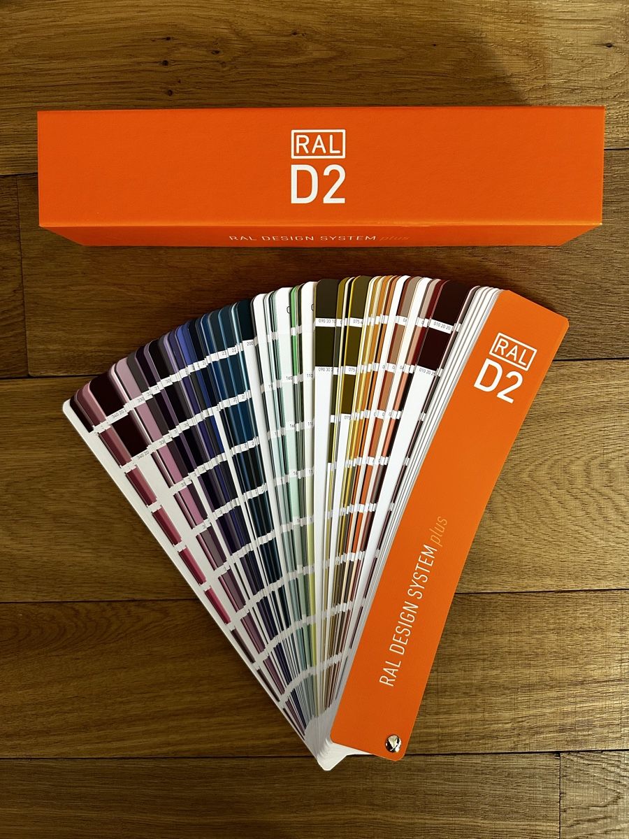 Bücher: RAL D2 Design System Plus – Gebraucht aus Wermatswil von