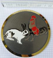 Plakette Emaille Hase- und Hahn-Motiv aus Messing 10cm