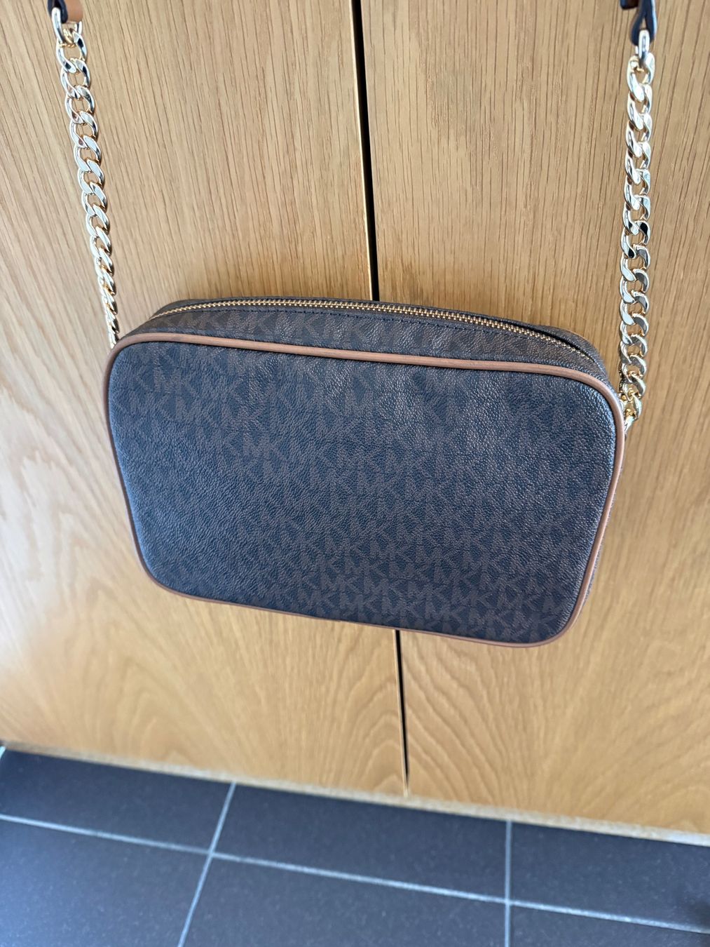 Michael Kors Borse da donna: Michael Kors Crossbody Bag – Usato da Visperterminen venduto da ele_8n98 2