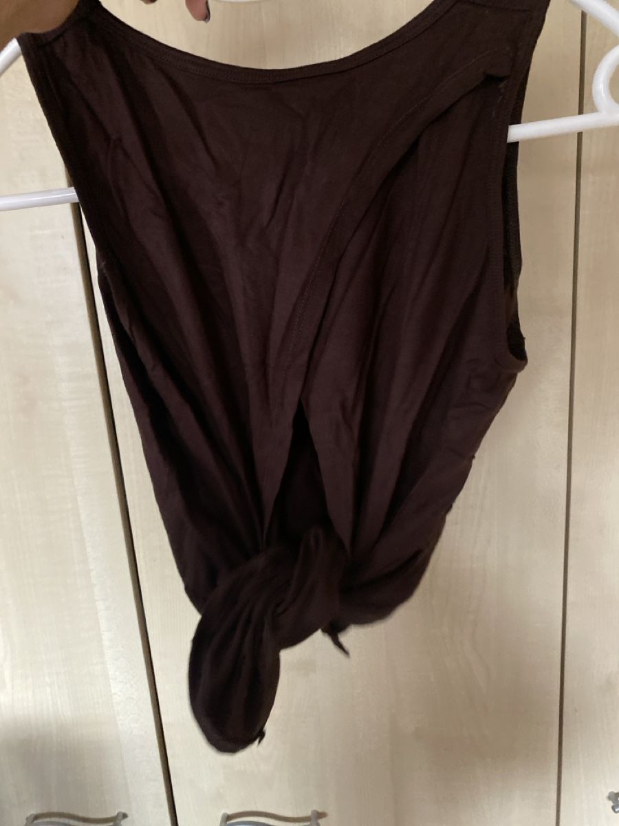 Top: Crop Top mit Knopf Gr. M – Usato da Gränichen venduto da cat_lady 1
