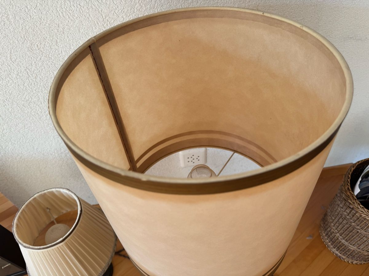 Paralumi: Lampe mit Lampenschirm  – Usato da Langnau am Albis venduto da pla_2vk5