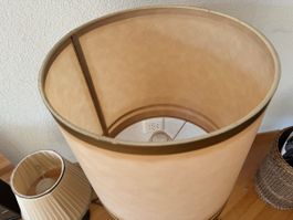 Lampe mit Lampenschirm 