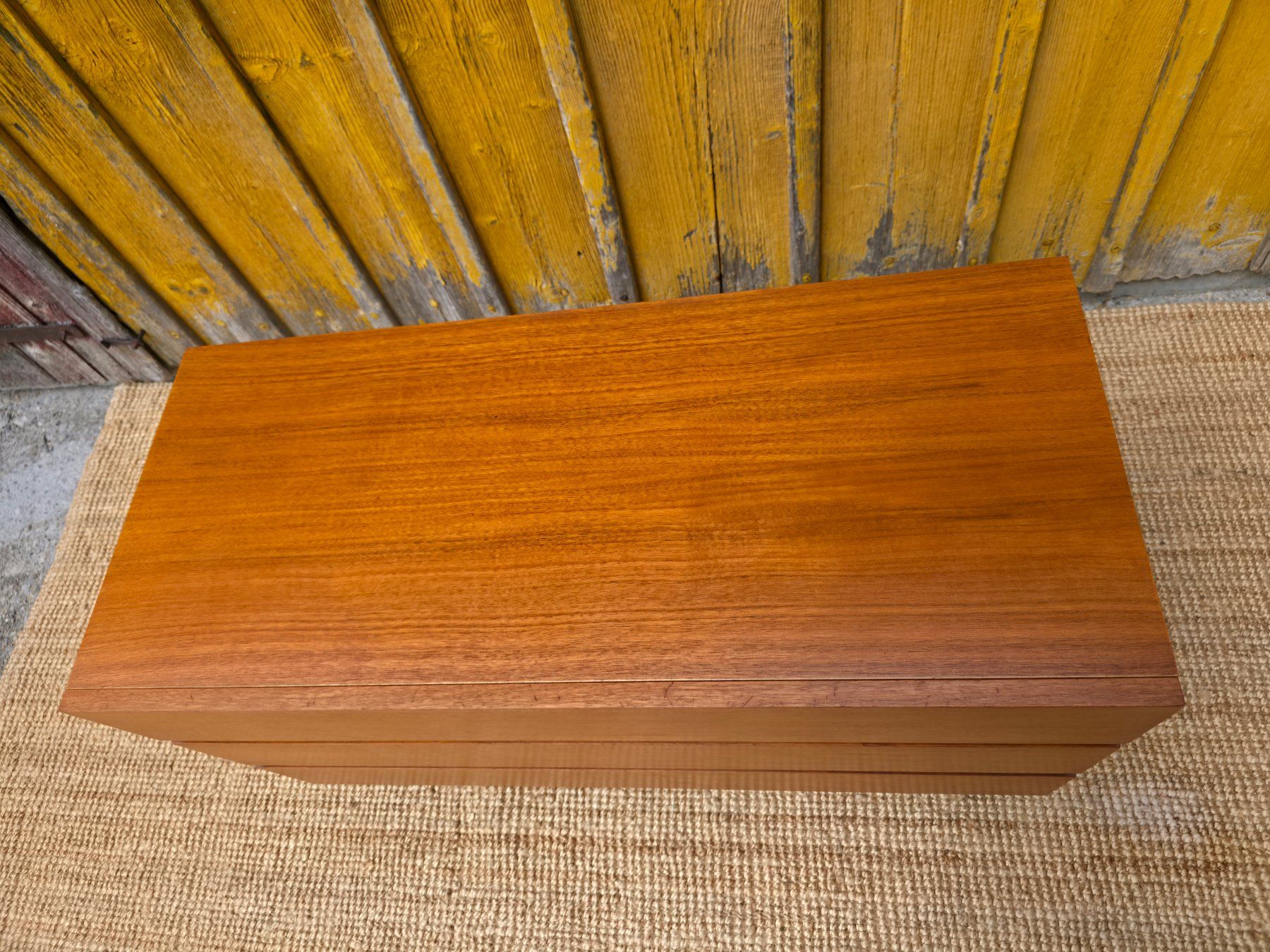 Commodes: Mid Century  Minimalist Sideboard Nussbaum – D'occasion à Haslen AI par Vintagelix 5