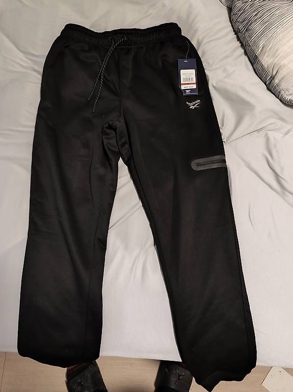 Reebok Hosen: Reebok Jogger Hose schwarz S – Gebraucht aus wängi von haa_6pqc