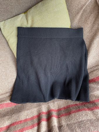 Naelle in Schwarz NEU