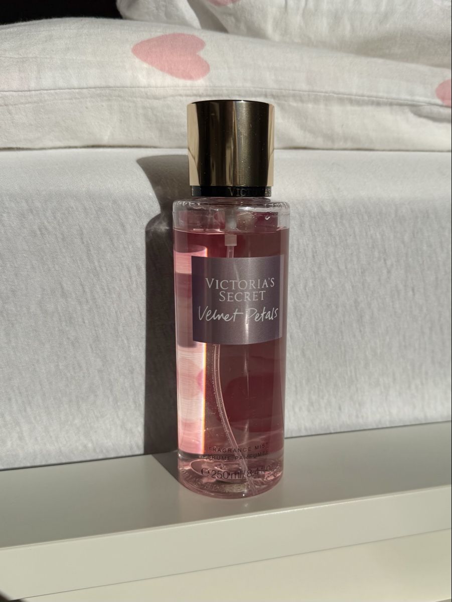 Victoria's Secret Parfum & Eau de Toilette: Victora's Secret Velvet Petals – Neu (gemäss Beschreibung) aus Frümsen von laura002