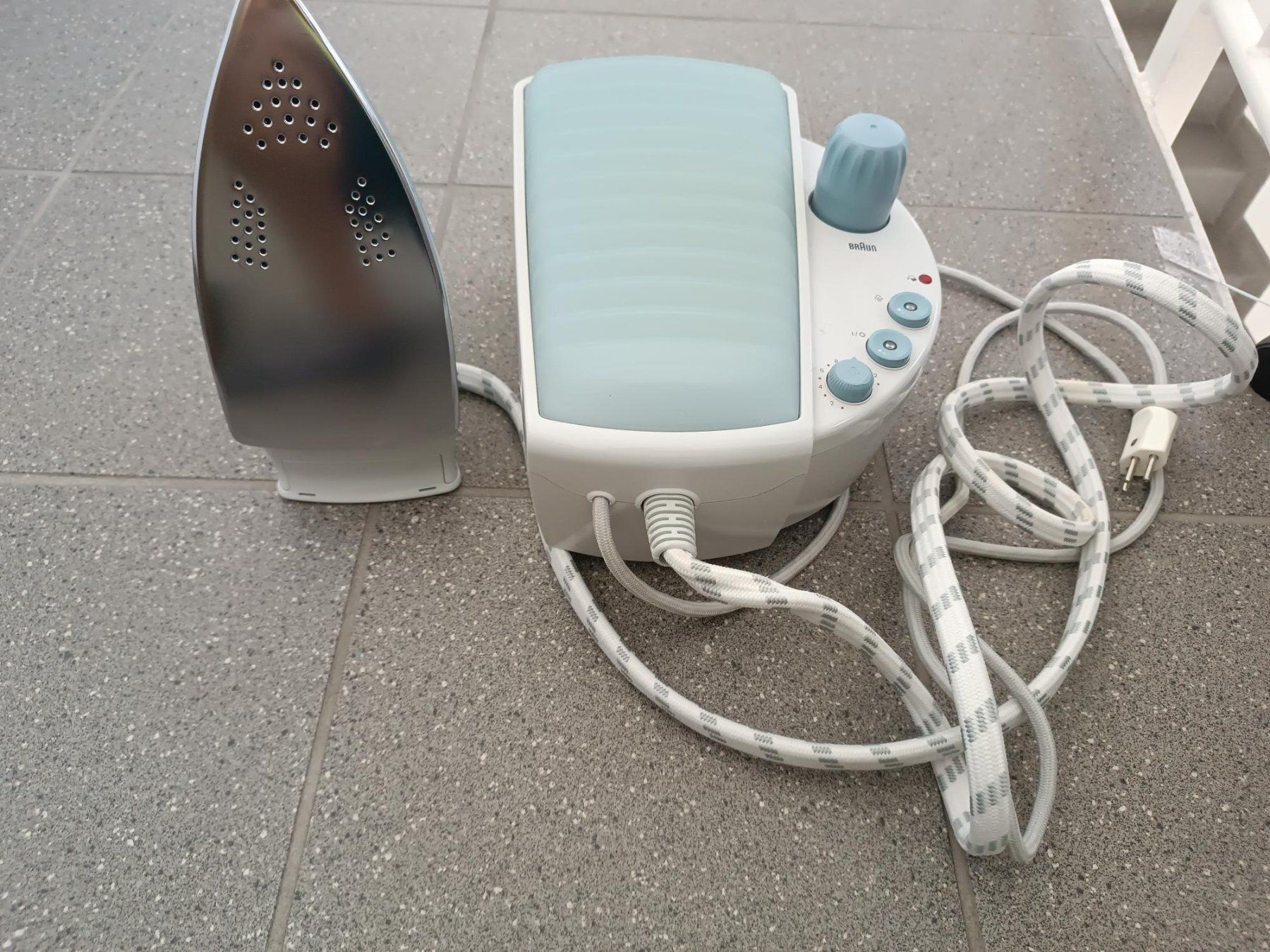 Braun Ferri da stiro: Dampfbügelstation Braun FreeStyle – Usato da Wettingen venduto da zubs 1