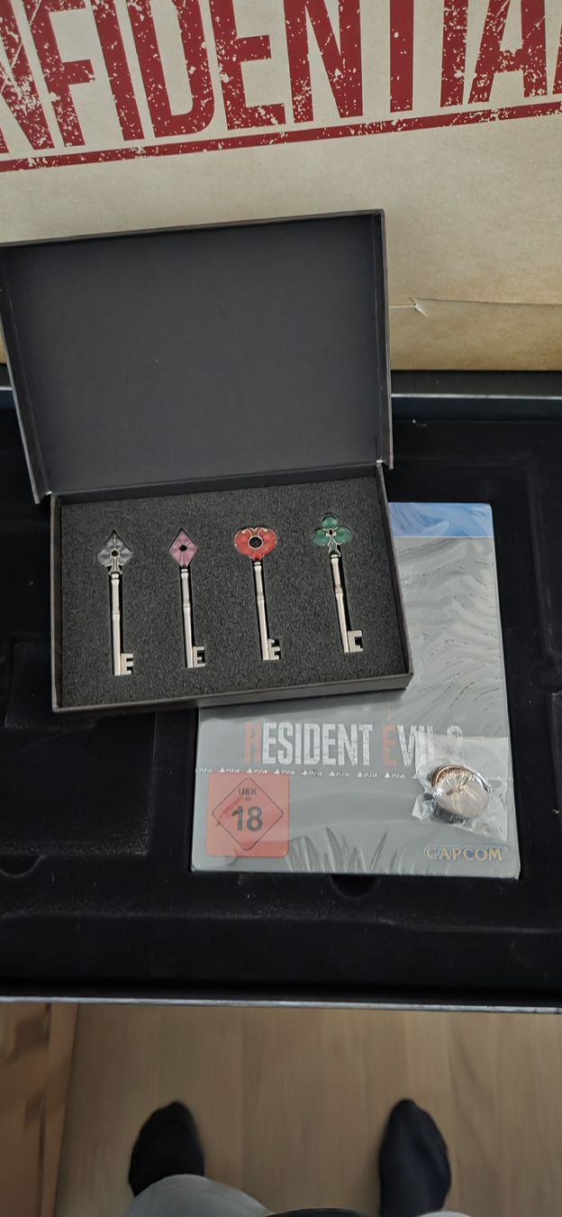 Sony Jeux: Resident Evil 2 Collector Edition PS4  – D'occasion à Einsiedeln par Helvetios 3