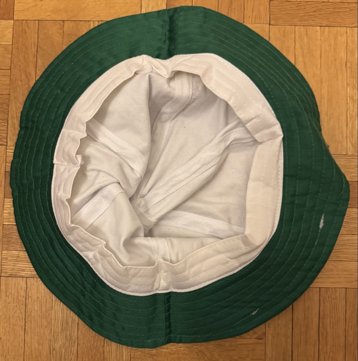Copricapi, berretti & cappellini: Bob Réversible Vert/Blanc, Chapeau d'été, Taille unique – Usato da Lausanne venduto da Dri_Shop 1