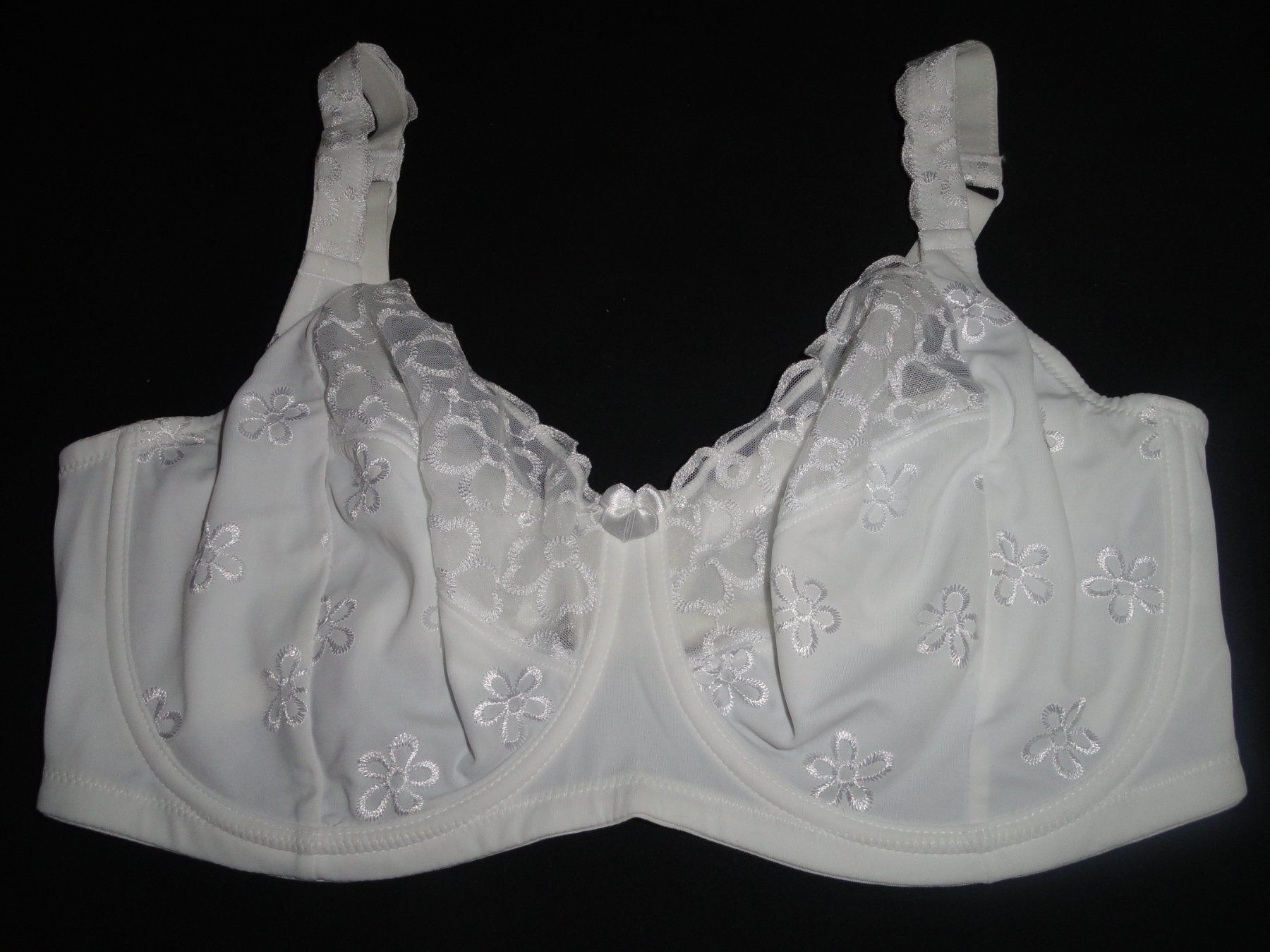 Altra biancheria intima: BH 105F NEUWERTIG *** – Nuovo (secondo la descrizione) da Uetendorf venduto da bibibop