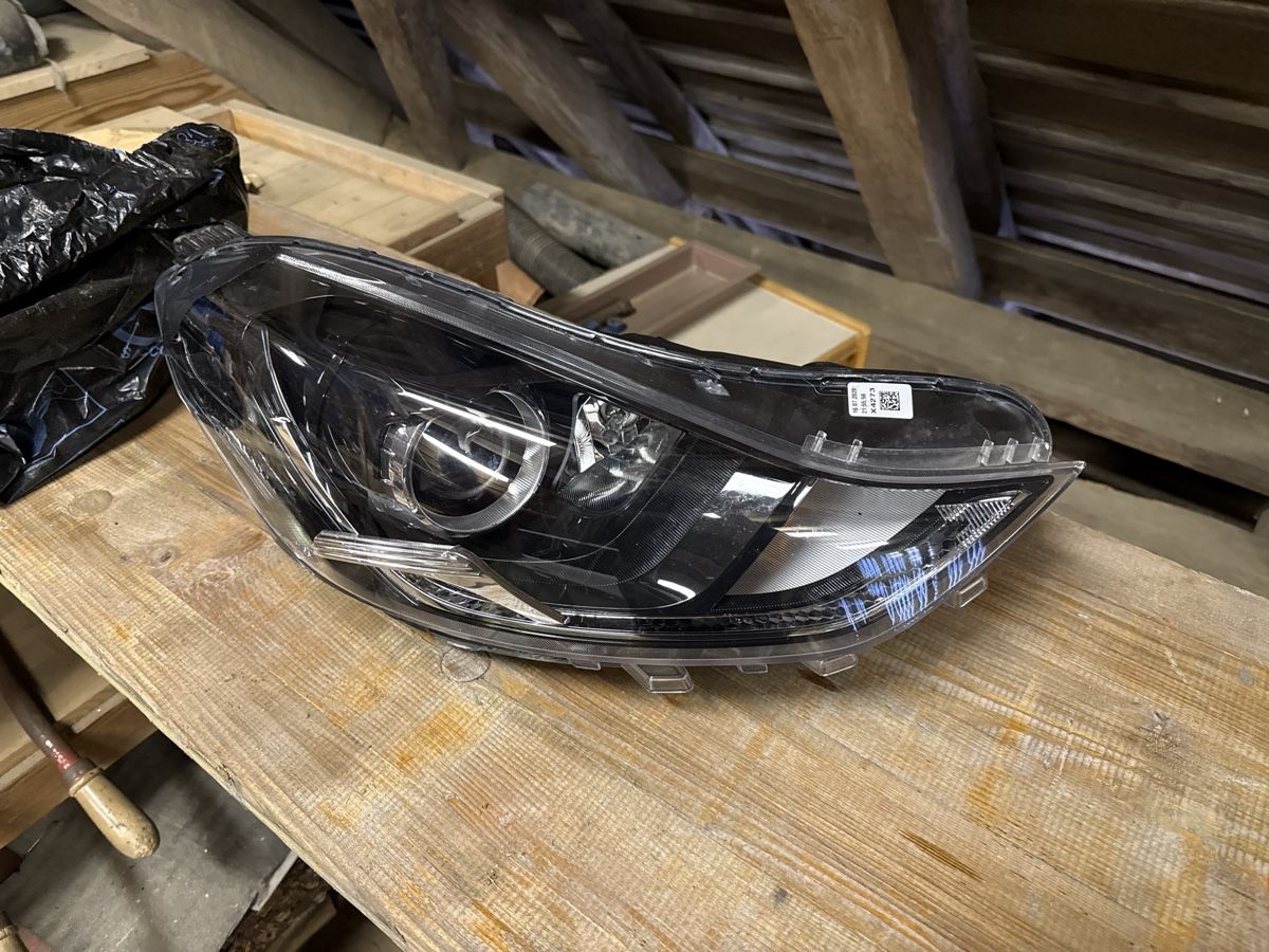 Hyundai Fari: Hyundai i10 Scheinwerfer – Difettoso da Horgen venduto da Timitree 1