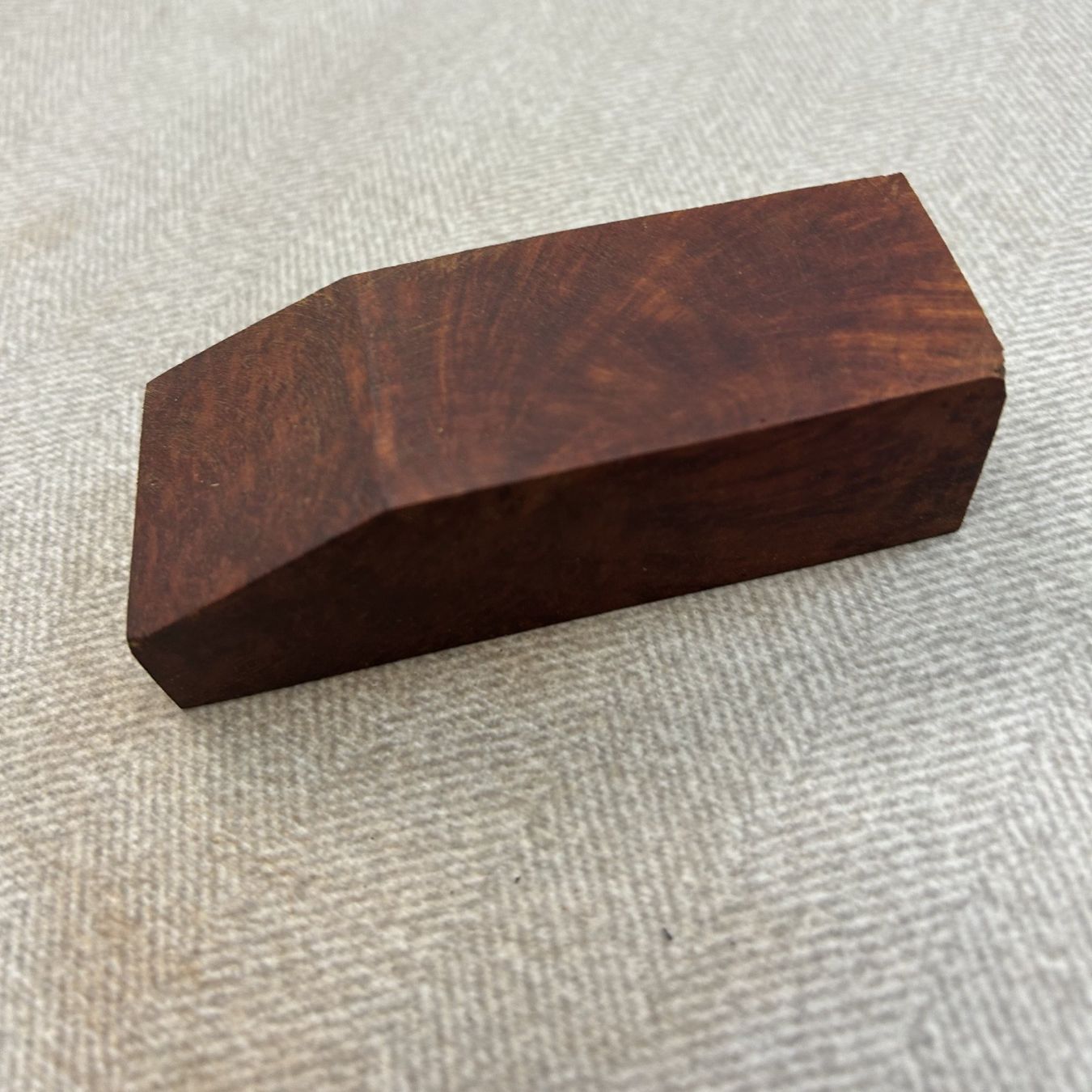 Articoli in legno: Bruyere maser Holz – Usato da Schönenbaumgarten venduto da Maven