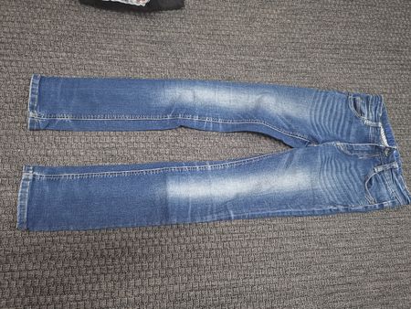 Jeans für Jungs gr. 146