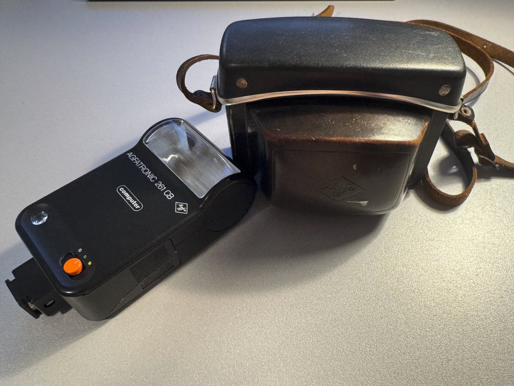Agfa Fotocamera: Agfa Selectronic S - analog Messsucherkamera + Blitz – Usato da Baar venduto da UMACULINU 1