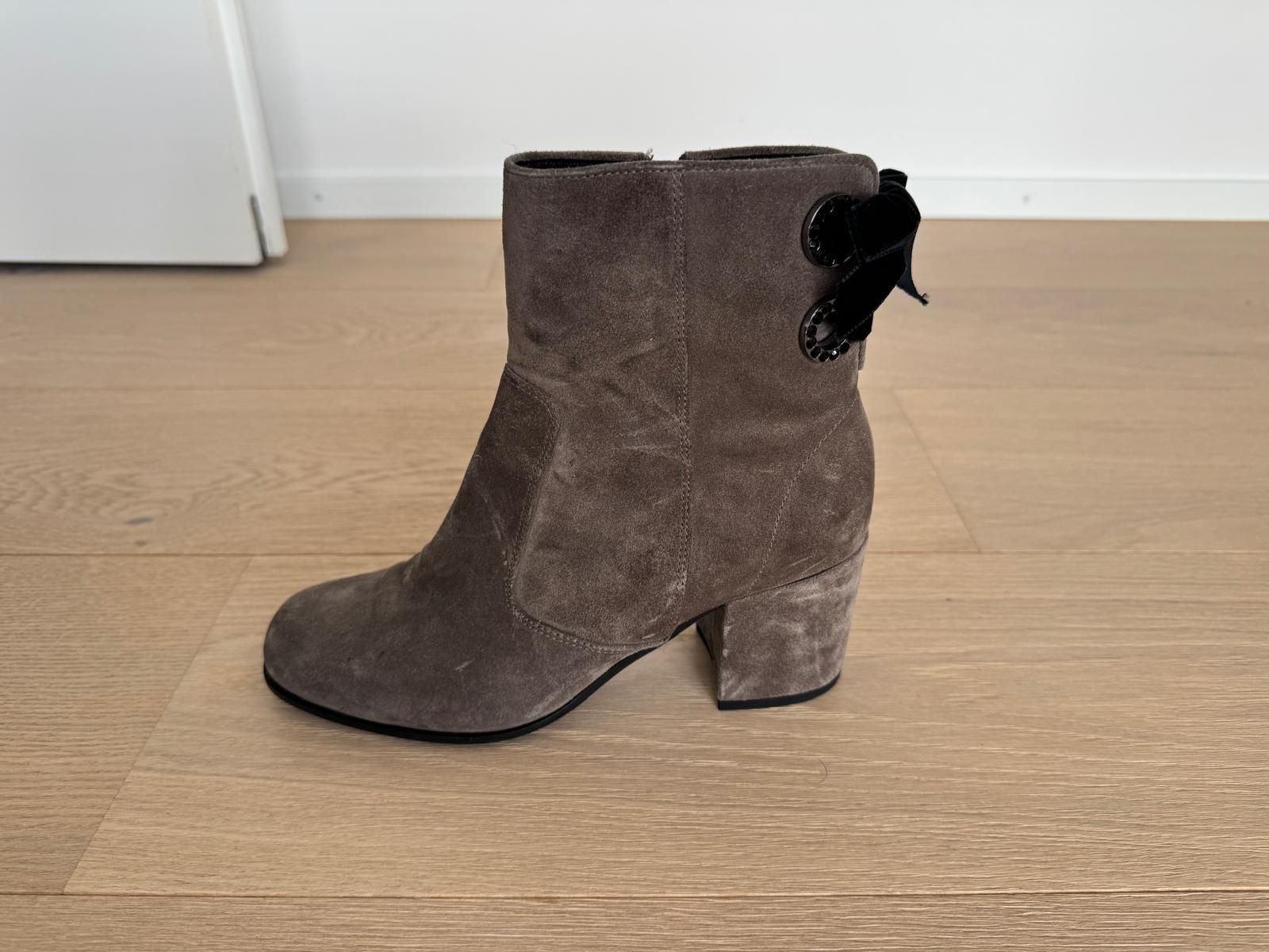 Damenschuhe: Stiefeletten mit Schleife – Gebraucht aus Zollikon von gab_v26c 2