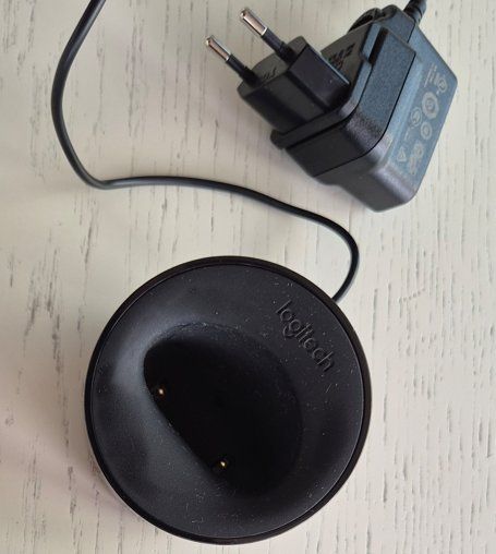 Logitech Fernbedienungen: Logitech Harmony Elite Universalfernbedienung mit Zubehör – Gebraucht aus Hitzkirch von enya2007 1