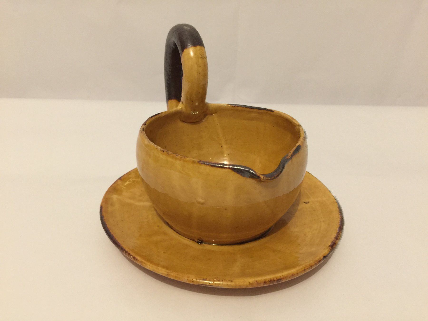 Ciotole: VALLAURIS Saucière en céramique – Usato da Cossonay-ville venduto da Super-Price-Quality 1