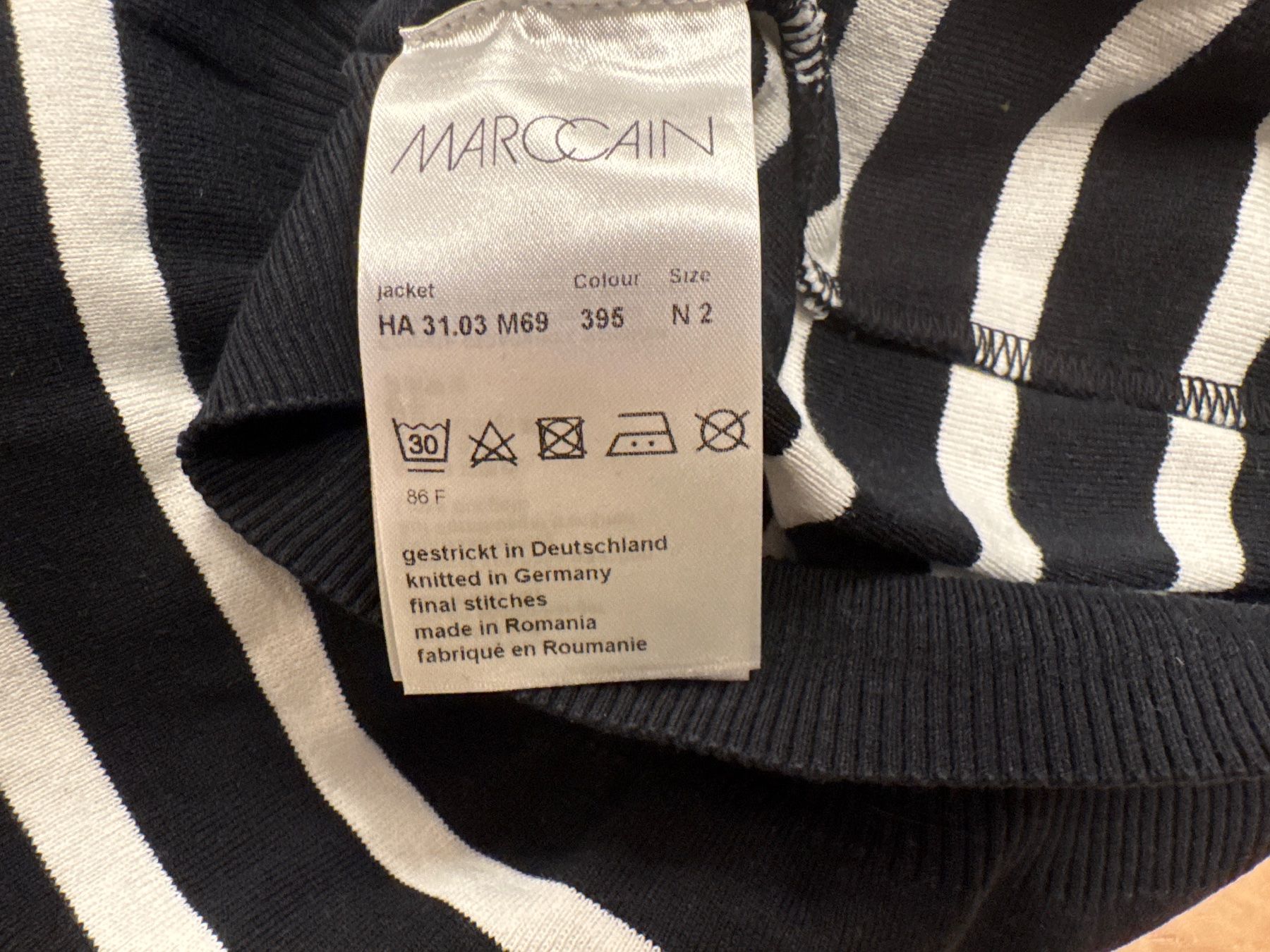 Marc Cain Jacken: Marc Cain Strickjacke, gestreift, Gr.S – Gebraucht aus Oberweningen von Ardnas89 3