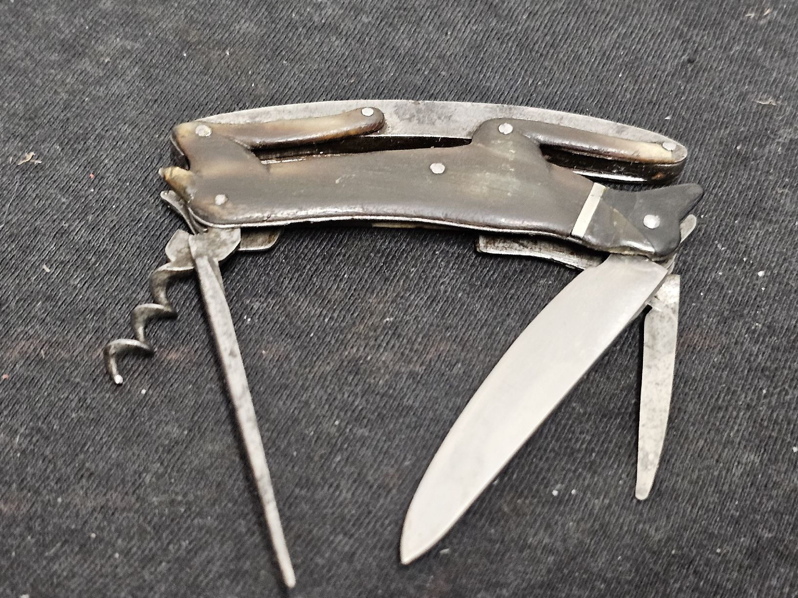 Coltelli tascabile: Antikes Taschenmesser, Feuerstahl Messer einzigartig – Usato da Wolfertswil venduto da Antiko 6