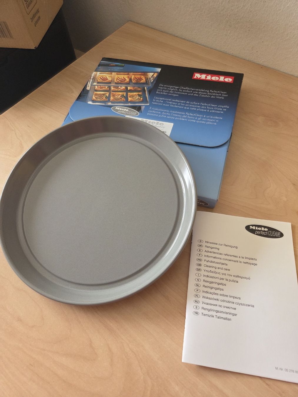 Teglie da forno: Antihaft Backblech rund von Miele Neu – Nuovo e nell'imballaggio originale da Winterthur venduto da katzen07 3