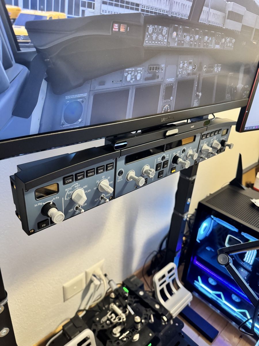 Elektronikbauteile: Airbus FCU + EFIS (L & R) – Gebraucht aus Näfels von inf_pf76